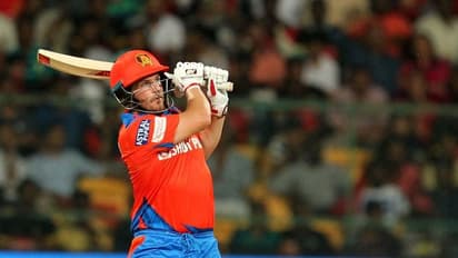 ஐபிஎல் 2020: ஆர்சிபி அணியிலிருந்து ஓரங்கட்டப்படும் சீனியர் வீரர்; இளம் வீரருக்கு வாய்ப்பு..  ஆடும் லெவன்