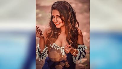 আবহাওয়া অনুযায়ী পারদ চড়াচ্ছেন সায়ন্তনী, রইল তাঁর হটনেসের সাতকাহন