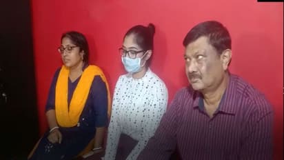 'সাহায্য করেনি পুলিশ', প্রতিবেশীদের কাছে হেনস্থার শিকার বিমান সেবিকা