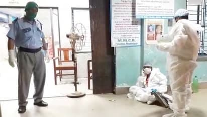 সরকারি নির্দেশ আসেনি খাতায় কলমে, করোনা আক্রান্ত প্রসূতি পড়ে রইল হাসপাতালের বাইরে