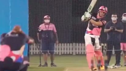 டேவிட் மில்லரின் முரட்டு ஷாட்டில் நூழிலையில் தப்பிய பவுலரின் தலை.. பகீர் வீடியோ