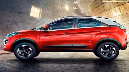 కొత్త టాటా నెక్సాన్ అమ్మకాలు రెట్టింపు.. ఇండియాలో బెస్ట్ సెల్లర్ గా టాటా మోటార్స్..