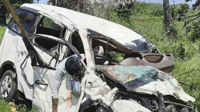 கோவிலுக்கும் செல்லும் வழியில் பயங்கர விபத்து.. ஒரே குடும்பத்தைச் சேர்ந்த 5 பேர் ரத்த வெள்ளத்தில் உயிரிழப்பு.!