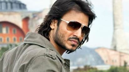 ವ್ಯಾಲೆಂಟೈನ್ಸ್ ಡೇ ರೊಮ್ಯಾಂಟಿಕ್ ಬೈಕ್ ರೈಡ್‌ - ವಿವೇಕ್ ಒಬೆರಾಯ್‌ಗೆ ದಂಡ!