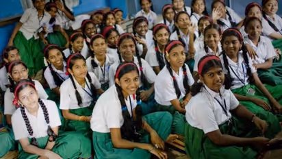 வரும் 5 ம் தேதி முதல் பள்ளிக்கூடங்கள் திறப்பு..? 9 முதல் +2 வரை சுழற்சி வகுப்புகள்..!