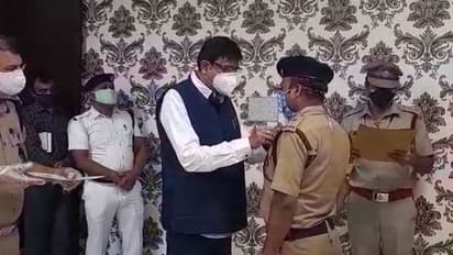৫১ দমকল কর্মীকে মেডেল প্রদান,কোভিড যোদ্ধাদের সম্মান জানাল রাজ্য় সরকার, দেখুন ছবি
