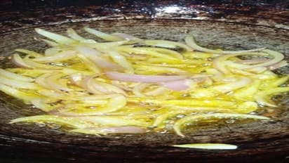 ऐसे बनाएंगे तो चिकन से भी ज्यादा स्वादिष्ट बनेगी तुरई की सब्जी, भूल जाएंगे इसका बोरिंग स्वाद