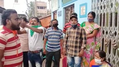 কাজের বরাত পাচ্ছে শুধু তৃণমূল, বিক্ষোভে পঞ্চায়েত অফিসে তালা ঝোলাল বিজেপি
