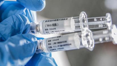 సీరమ్కు డీసీజీఐ నోటీసులు: భారత్లోనూ నిలిచిపోయిన ఆక్స్ఫర్డ్ ట్రయల్స్