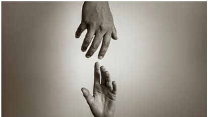 ഇന്ന് ലോക ആത്മഹത്യാ പ്രതിരോധ ദിനം; ' ഒറ്റയ്ക്കല്ലെന്ന് ഓർക്കുക, തളരാതെ മുന്നോട്ട് പോകൂ...'