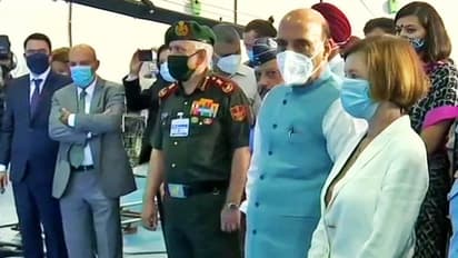 'গেম চেঞ্জার' রাফাল সেনায় অন্তর্ভুক্ত হতেই চিন নিয়ে সুর চড়ালেন রাজনাথ, সার্বভৌমত্বে নাক গলালেই কড়া জবাব