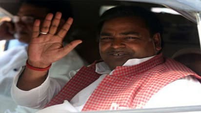 गायत्री प्रसाद प्रजापति पर एक और FIR दर्ज, करोड़ो की संपत्ति देकर रेप पीड़िता को मैनेज करने का आरोप