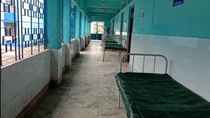 করোনার কোপে বন্ধ গ্রামীণ হাসপাতাল, রোগীদের দুর্ভোগ চরমে