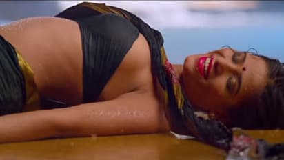 ಗೋವಾ ತೀರದಲ್ಲಿ ಬೆತ್ತಲೆ ತಿರುಗುತ್ತಿದ್ದ ಪೂನಂಗೆ ಶಾಕ್!