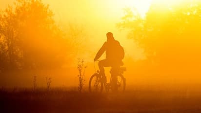 শুক্রবার ফের বৃষ্টির পূর্বাভাস দুই বঙ্গে, উত্তর-পূর্ব ভারতে ঘন কুয়াশার সর্তকতা