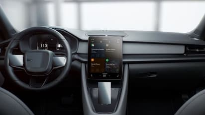 ಡ್ರಿಂಕ್ & ಡ್ರೈವ್ಗಿಂತ ಟಚ್ ಸ್ಕ್ರೀನ್ ಬಳಸುವುದು ಅತ್ಯಂತ ಅಪಾಯಕಾರಿ; ಕಾರಣ ಇಲ್ಲಿದೆ!