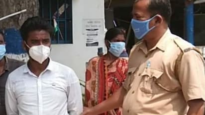 দুর্গাপুজো নিয়ে ফেসবুকে 'ভুয়ো পোস্ট', বর্ধমানে গ্রেফতার বিজেপি কর্মী