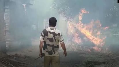 দুই দুষ্কৃতী দলের মধ্য়ে সংঘর্ষে আগুন-বোমাবাজি, উত্তপ্ত হয়ে উঠল নদিয়ার শান্তিপুর