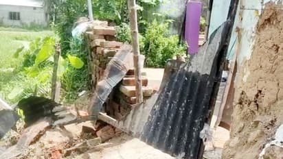 ফের তৃণমূলের নিশানায় বিজেপির মহিলা নেত্রী,এবার ভেঙে দেওয়া হল বাড়ি