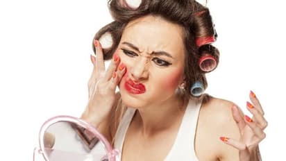 മേക്കപ്പ് ചെയ്യുമ്പോൾ നിങ്ങള്‍ വരുത്തുന്ന ഏഴ് തെറ്റുകൾ; സെലിബ്രിറ്റി മേക്കപ്പ് ആർട്ടിസ്റ്റ് പറയുന്നു...