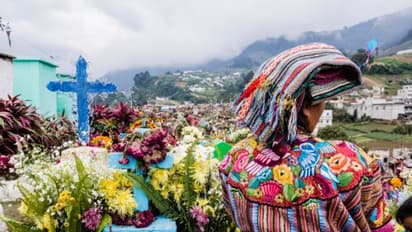 ಡೇ ಆಫ್ ದಿ ಡೆಡ್: ಸತ್ತವರನ್ನು ಮೆಚ್ಚಿಸಲು ಮೇಕಪ್ ಹಾಕಿ, ನೃತ್ಯ ಮಾಡೋ ವಿಚಿತ್ರ ಹಬ್ಬ! 