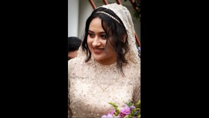 தொழிலதிபரை கரம் பிடித்தார்  நடிகை மியா ஜார்ஜ்... சர்ச்சில் எளிமையாக நடந்த திருமண புகைப்படங்கள்...!