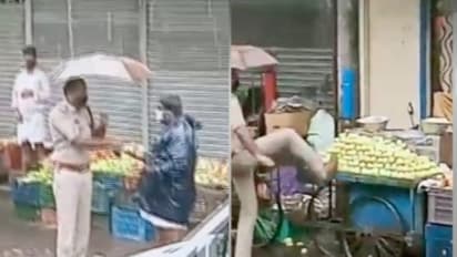 കണ്ണൂരിൽ വഴിയോരക്കച്ചവടക്കാരന്റെ ഉന്തുവണ്ടിയിലെ സാധനങ്ങൾ ചവിട്ടിത്തെറിപ്പിച്ച് എസ്ഐ; പ്രതിഷേധം ശക്തം