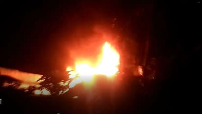 অশোকনগর বাজারে গোডাউনে ভয়াবহ আগুন, বিধ্বংসী আগুনে এলাকায় আতঙ্ক