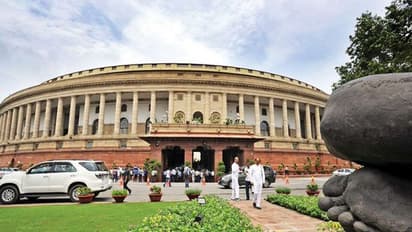 ಕೊರೋನಾ ಹೊಡೆತ, ಸಂಸದರ ವೇತನ ಕಡಿತ ಮಸೂದೆ ಮಂಡನೆ!