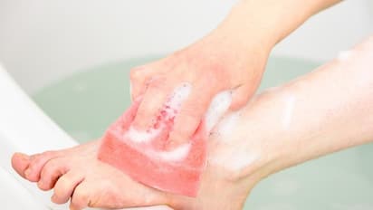 പാദങ്ങളുടെ സംരക്ഷണത്തിന് ശ്രദ്ധിക്കേണ്ട 7 കാര്യങ്ങൾ