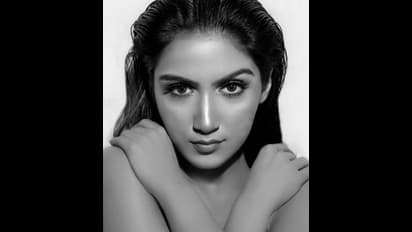 অভিনেত্রীর রূপ ও যৌবনের 'ইয়র্কার',তাতেই কি 'ক্লিন বোল্ড' হলেন পৃথ্বী শ, দেখুন প্রাচী সিংয়ের অ্যালবাম