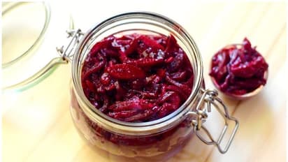 വീട്ടിൽ ബീറ്റ്റൂട്ട് ഉണ്ടാവില്ലേ, കിടിലൻ ഒരു അച്ചാർ ഉണ്ടാക്കിയാലോ...