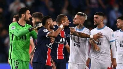 ফের হারলো পিএসজি, মাঠে লাল কার্ড ও বর্ণবিদ্বেষী মন্তব্যের শিকার নেইমার