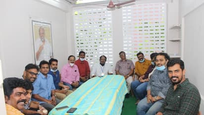 ஆட்டத்தை ஆரம்பித்த பாரதிராஜா... புது சங்கத்தின் அலுவலகத்திற்கு பூஜை போட்டாச்சு...!!