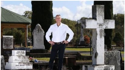 മരിക്കും മുമ്പ് രഹസ്യങ്ങള് കേള്ക്കും, മരണശേഷം അത് വെളിപ്പെടുത്തും; ജോലിയില് നിന്ന് വരുമാനം ലക്ഷങ്ങള്