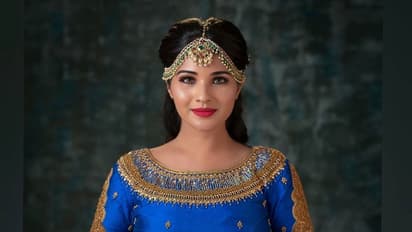 நீருக்கடியில் காதலருடன் ரொமான்டிக் போட்டோ ஷூட்... சின்னத்திரை நடிகையின் வைரல் போட்டோஸ்...!