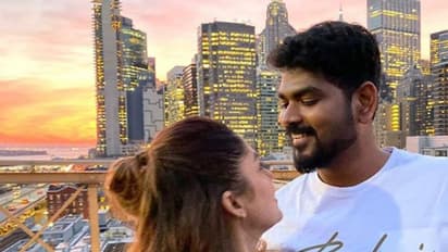 மீண்டும் தனி விமானத்தில் பறந்து வந்த நயன் - விக்கி காதல் ஜோடி வைரலாகும் புகைப்படம்..!