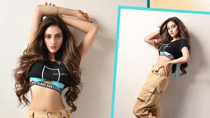 অতিরিক্ত ছোট ক্রপড টপে বেরিয়ে আসছে Hotness, নিখিল-যশকে ভুলে Tamasha-এ মাতলেন নুসরত