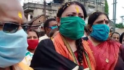 হুগলির শেওড়াফুলিতে মিছিল মহিলা মোর্চার, পুলিশি বাধার মুখে অগ্নিমিত্রা পাল