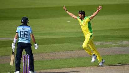 கழுதை தேய்ந்து கட்டெறும்பு ஆனது.. முதல் 2 பந்தில் 2 விக்கெட்.. மிட்செல் ஸ்டார்க்கிடம் சரணடைந்த ராய், ரூட்