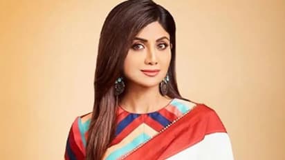 தங்க மோசடி வழக்கு... பல மாதங்களுக்கு பிறகு மெளனம் கலைத்த பிரபல நடிகை...!