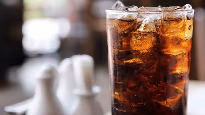 Delhi government reduces legal drinking age from 25 to 21