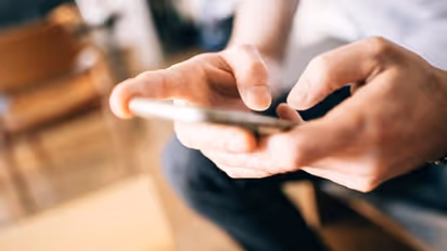 'ടെക്സ്റ്റ്' ചെയ്യാന് അറിയാത്ത പുരുഷന്മാര് മോശക്കാരല്ല!...