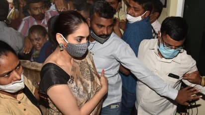 கன்னட திரையுலகை உலுக்கும் போதைப்பொருள் விவகாரம்: 2 பிக்பாஸ் பிரபலங்கள் போலீசில் ஆஜர்...!