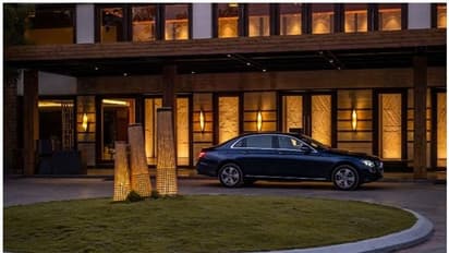 ఫెస్టివల్ సీజన్ కోసం మెర్సిడేస్ బెంజ్ కొత్త క్యాంపెయిన్.. ఆద్భుతమైన ఫీచర్లతో ఆకర్షిస్తున్న లగ్జరీ కార్..