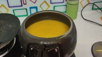 क्या आजतक दाल बनाने में आप भी कर रहे थे ये गलती, हल्दी-नमक के साथ जरूर मिक्स करें ये 1 चीज