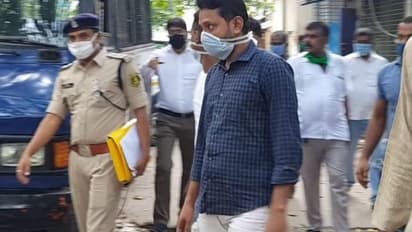 কলকাতার ভুয়ো ডেটিং সাইটে ডুব, রাত বাড়তেই নারী কন্ঠে বোল্ড একাধিক