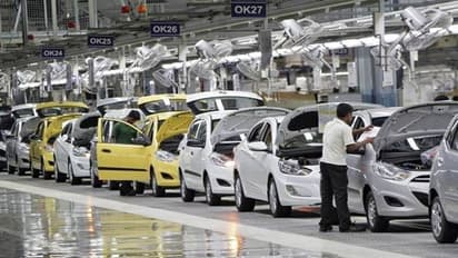 కోలుకుంటున్న ఆటోమోబైల్ రంగం.. ఫెస్టివల్ సీజన్ లో భారీగా పెరిగిన వాహనాల సేల్స్..