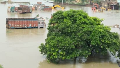 মহালয়ার রাতে দুর্যোগের ঘনঘটা, পুজোর মুখে 'বন্যা' দুর্গাপুরে