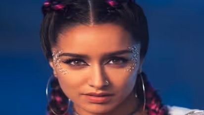 అతిలోక సుందరి నటించిన `నాగిని` పాత్రలో ప్రభాస్ హీరోయిన్